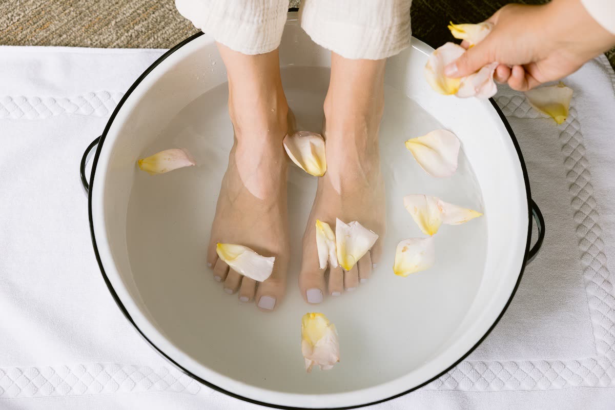 A restorative foot soak during a pregnancy stay at Cassiana